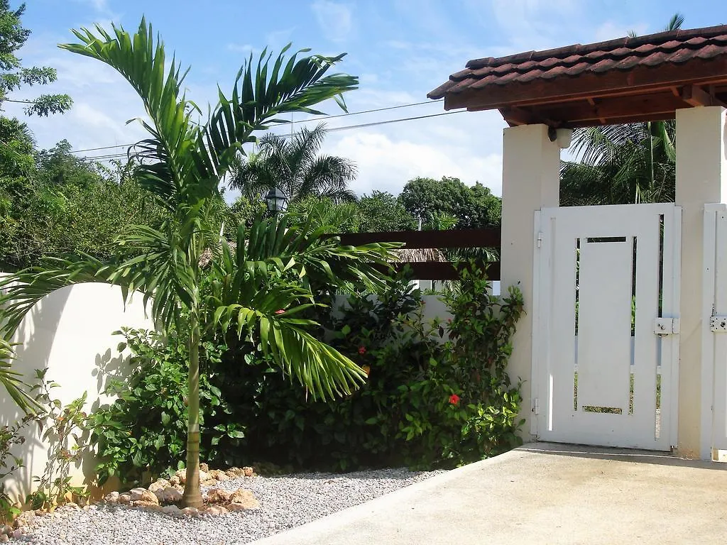 La Casa De Sergio Y Cristina Las Terrenas Bed & Breakfast